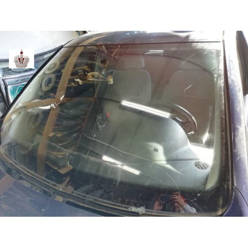 Замена лобового стекла Volkswagen Golf 4 Замена лобового стекла Volkswagen Golf 4
