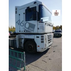 Замена лобового стекла Renault Magnum